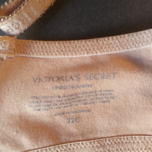 VS Lined No Wire Nude 32C Bra EUC - Picture 6 of 9